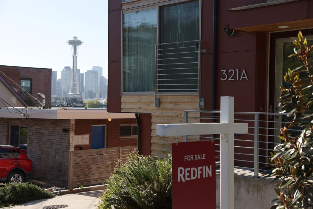 Một căn nhà được rao bán ở Seattle (Mỹ). Ảnh: Reuters