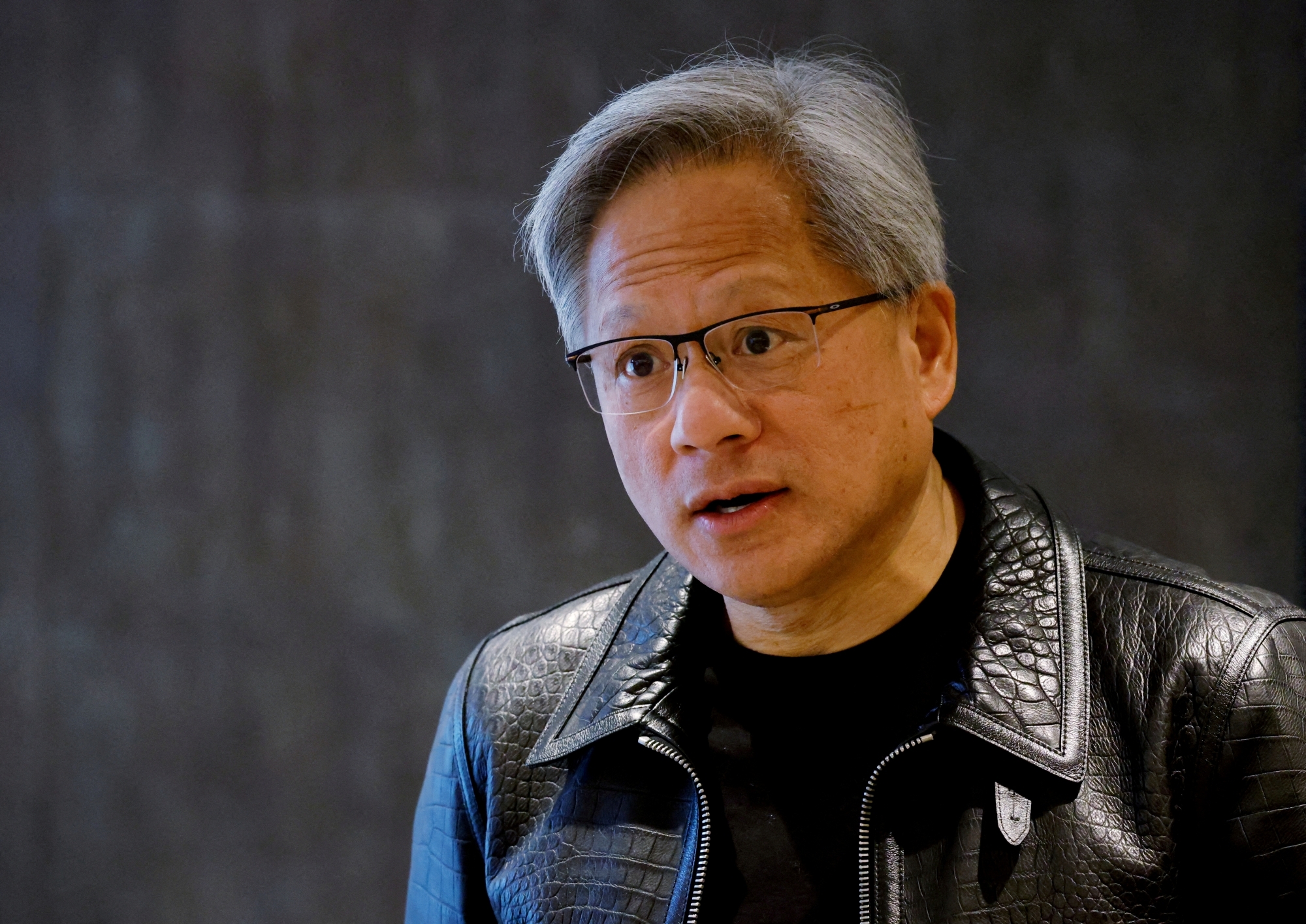2023-12-11t193814z-59142709-rc-8688-2179-1703844899-1 CEO Nvidia Jensen Huang tại Singapore ngày 6/12/2023. Ảnh: Reuters