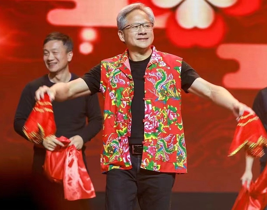 CEO Nvidia Jensen Huang biểu diễn trong tiệc năm mới của công ty ở Bắc Kinh. Ảnh: Nvidia