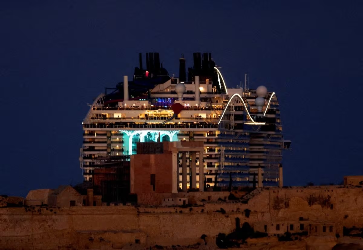 Tàu du lịch MSC World Europa khởi hành từ Grand Harbor ở Valletta, Malta, tháng 12/2023. Ảnh: Reuters