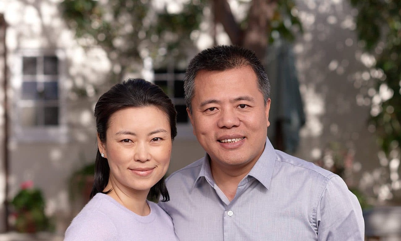 Gia đình tỷ phú Tianqiao và Chrissy Chen. Ảnh: TCCI