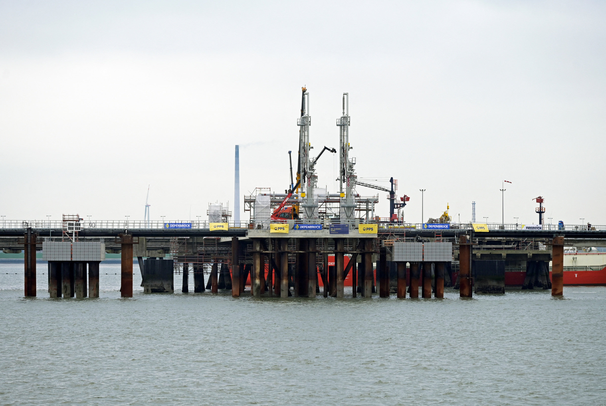 Kho cảng LNG nổi ở thành phố Wilhelmshaven, Đức, ngày 15/11/2022. Ảnh: Reuters.