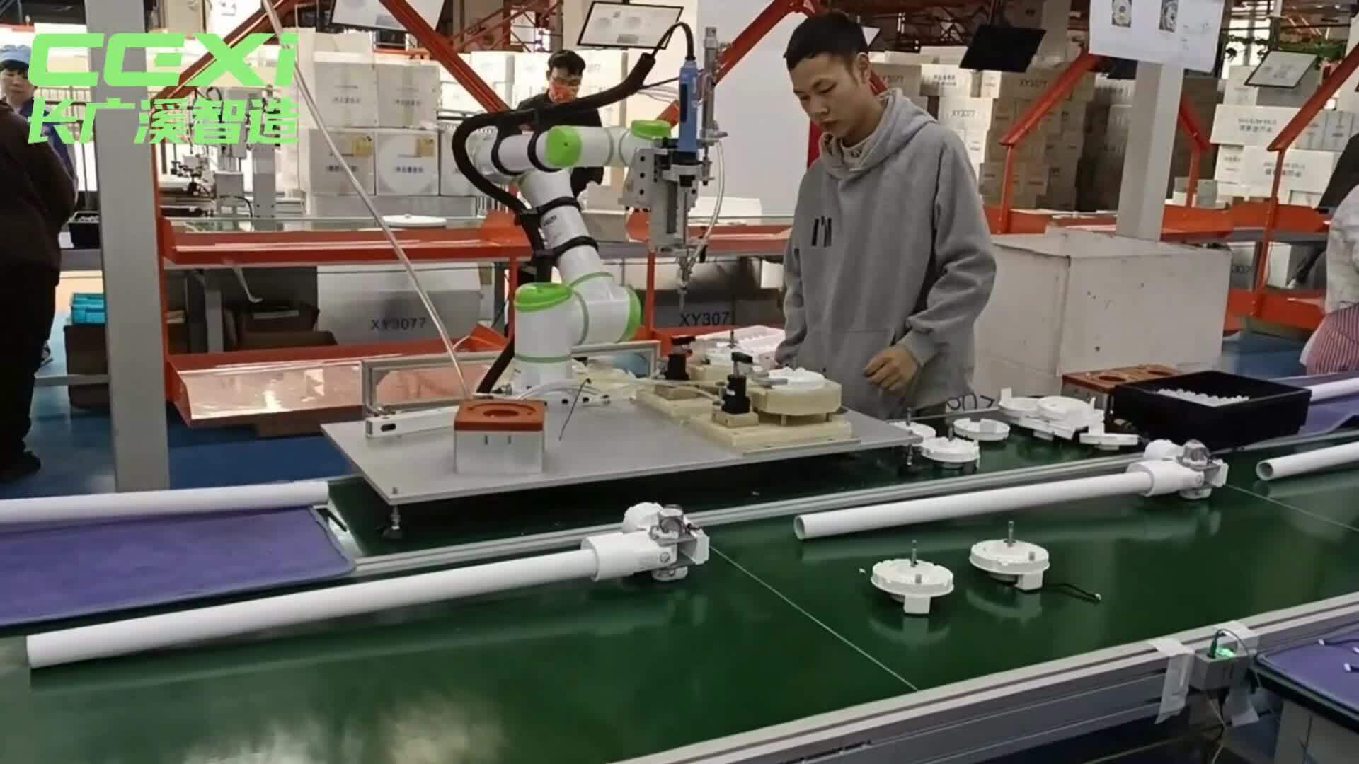 Robot Trung Quốc tìm đường thống trị nhà máy