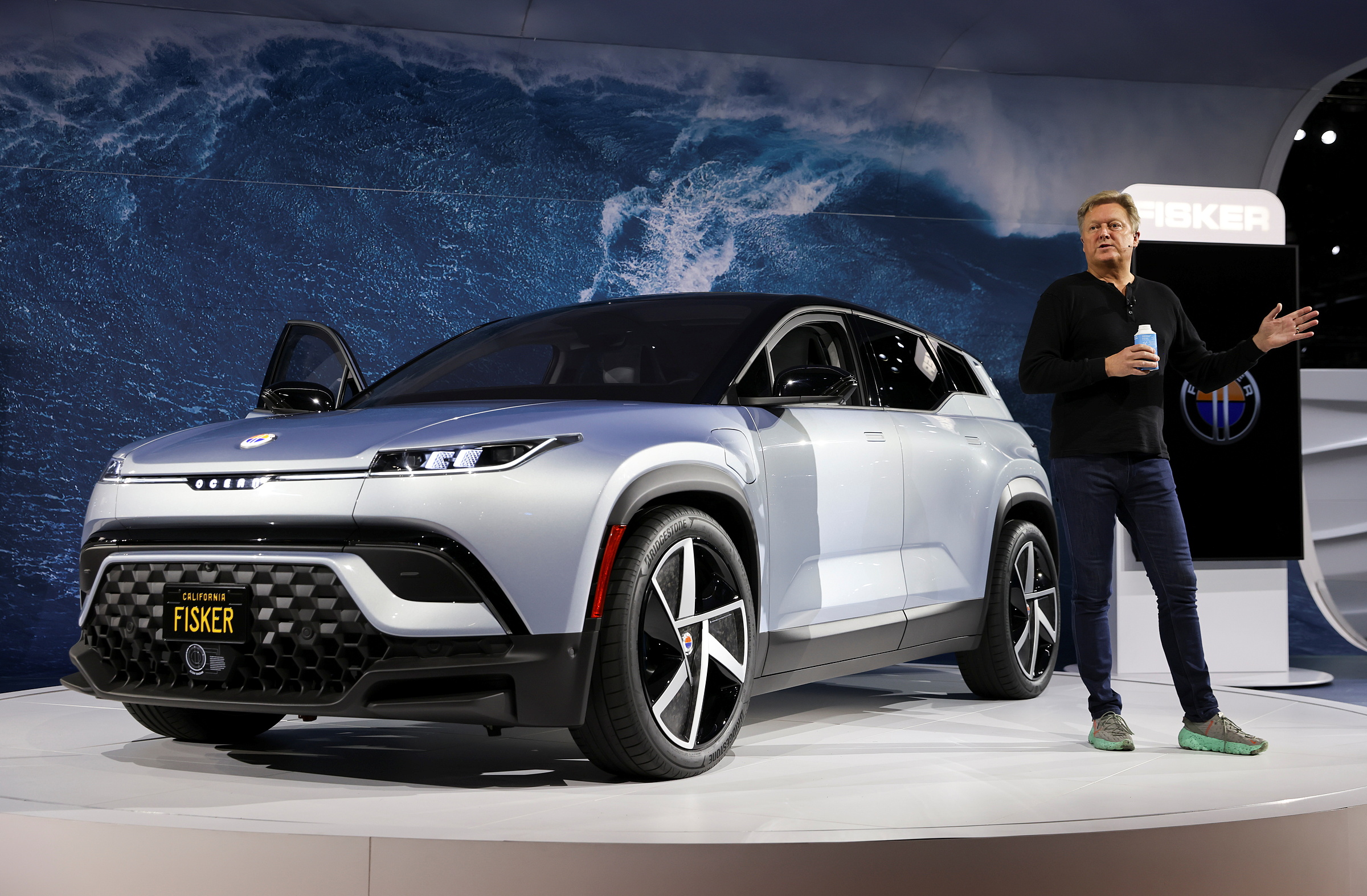CEO Henrik Fisker giới thiệu xe Ocean năm 2021 tại California (Mỹ). Ảnh: Reuters