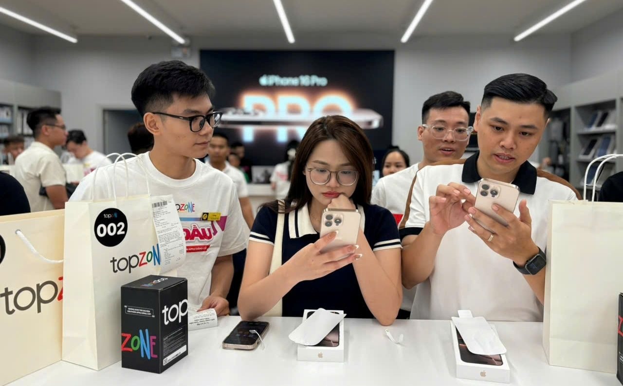 iphone2.jpg iphone2.jpg
