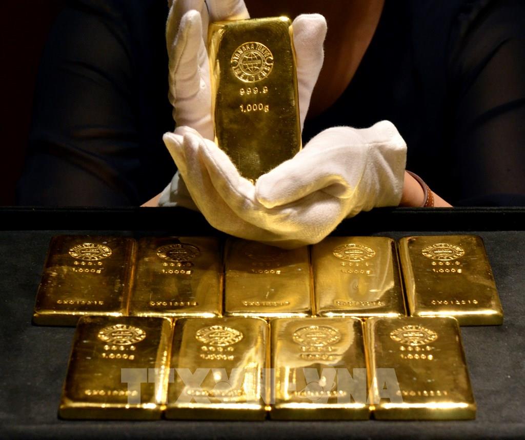 125639 gia vang lan dau tien vuot nguong 2 300 usd ounce